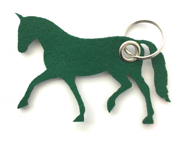 Pferd / Dressur / Reiten /laufend - Filz-Schlüsselanhänger - Farbe: waldgrün - optional mit Gravur /