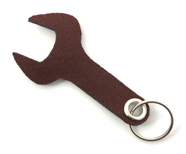 Schraubenschlüssel / Werkzeug - Filz-Schlüsselanhänger - Farbe: braun - optional mit Gravur / Aufdru